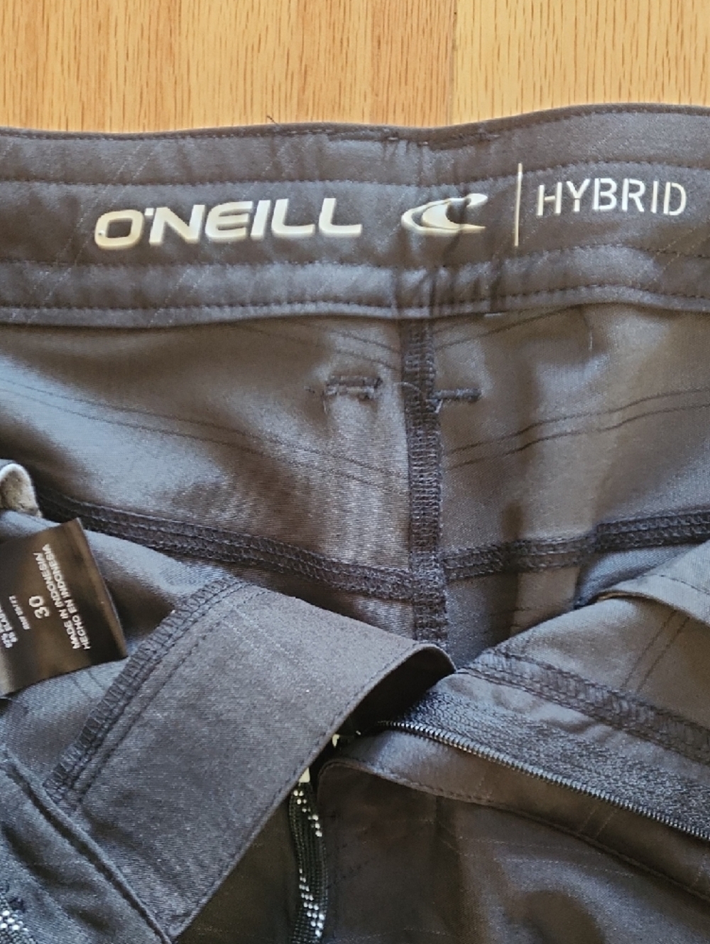 O'Neill Men's Black Shorts with Side And Back Pockets Size 30 - Picture 4 of 15
